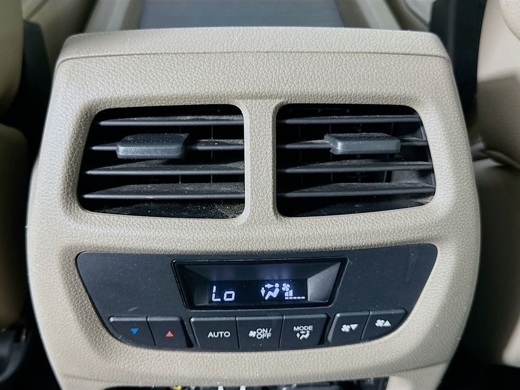 Thumbnail: 2016 Honda Pilot - 25