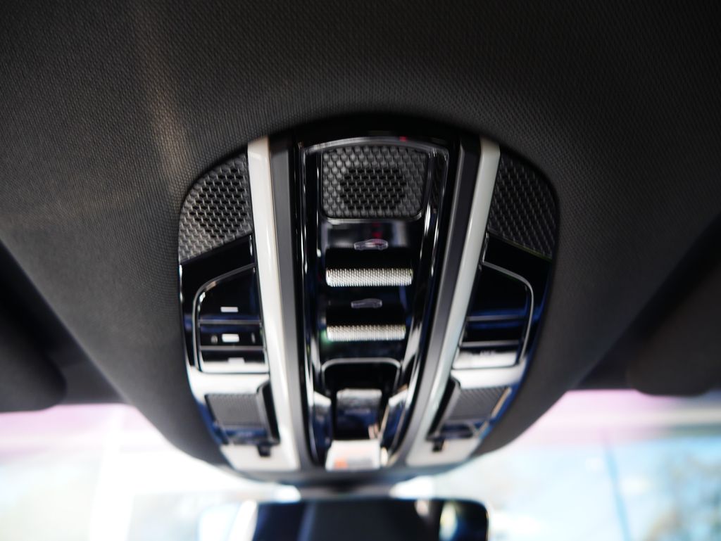 Thumbnail: 2019 Porsche Panamera - 26