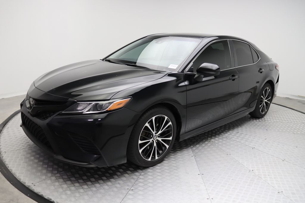 2018 Toyota Camry SE -
                West Palm Beach, FL