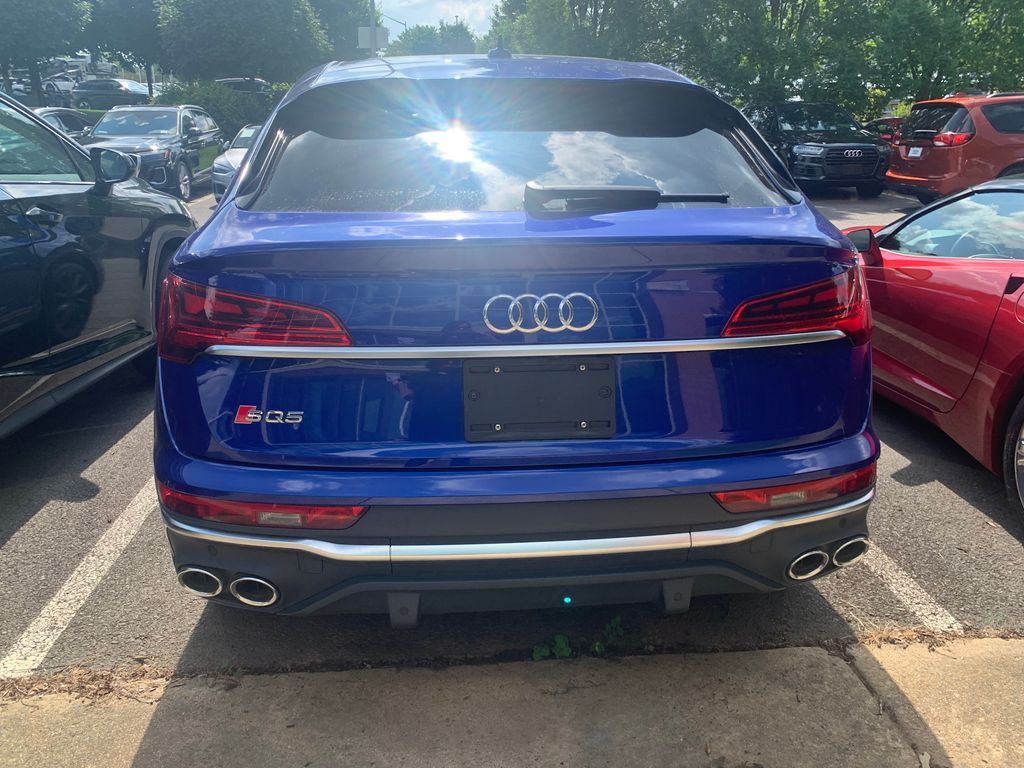 Thumbnail: 2022 Audi SQ5 - 9