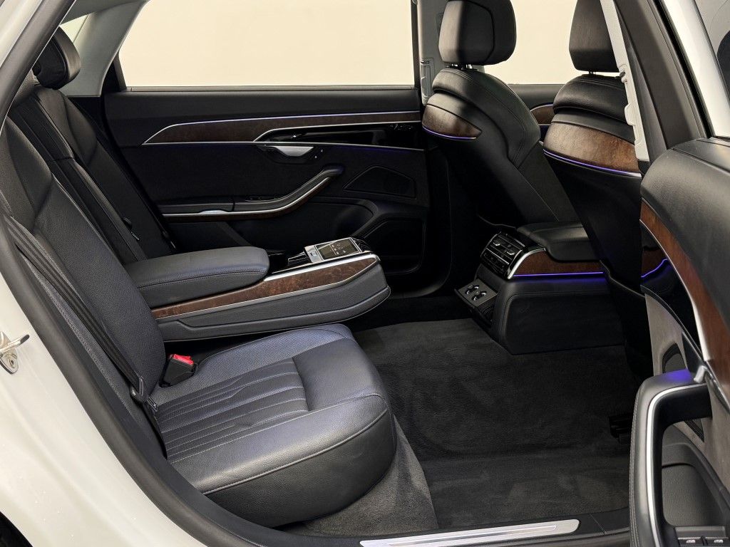 2021 Audi A8 L 25