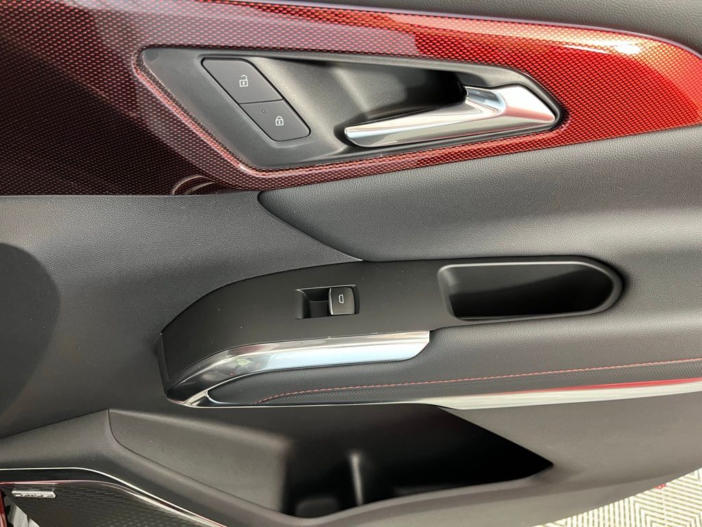 2025 Chevrolet Traverse RS 11