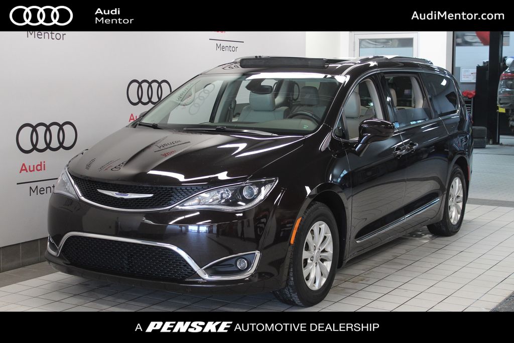 2018 Chrysler Pacifica  -
                  Mentor, OH