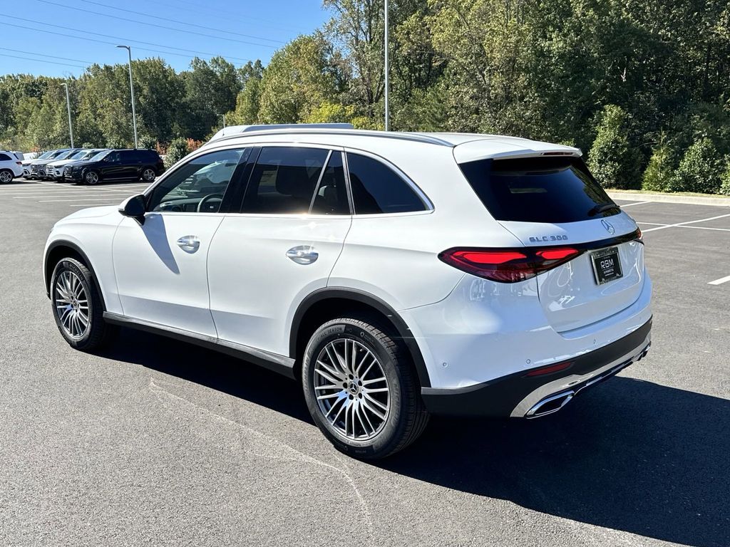 2025 Mercedes-Benz GLC GLC 300 12