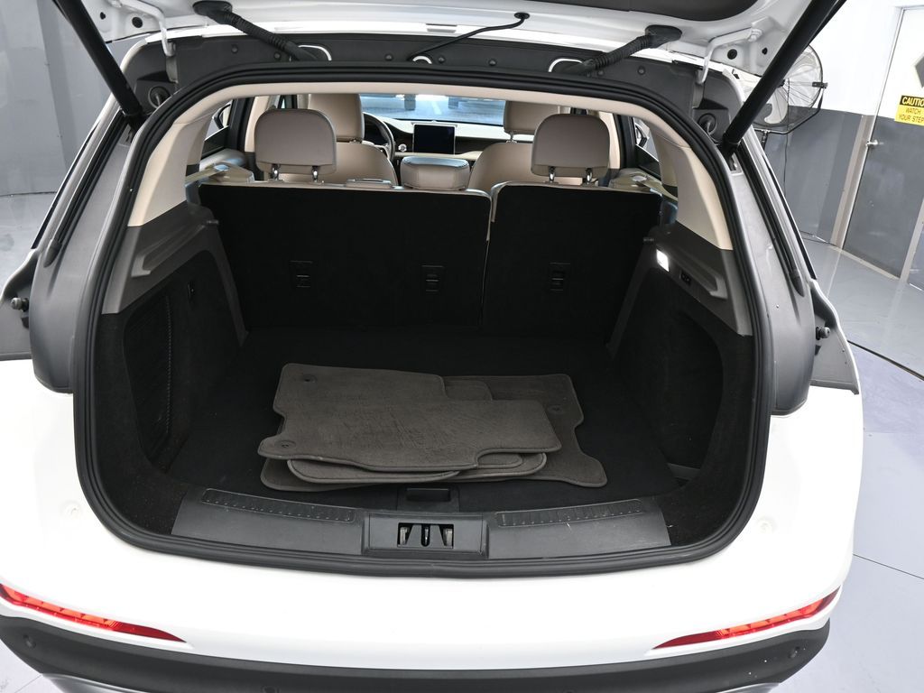 Used 2022 Pristine White Metallic Tri-Coat Lincoln Reserve image 45