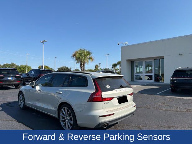 2020 Volvo V60 T5 Momentum