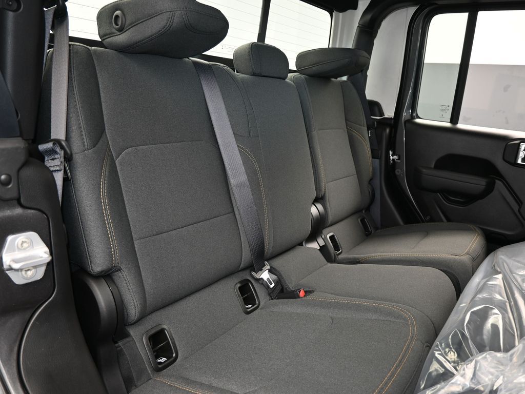 New 2026 Granite Crystal Metallic Clearcoat Jeep Sport image 32