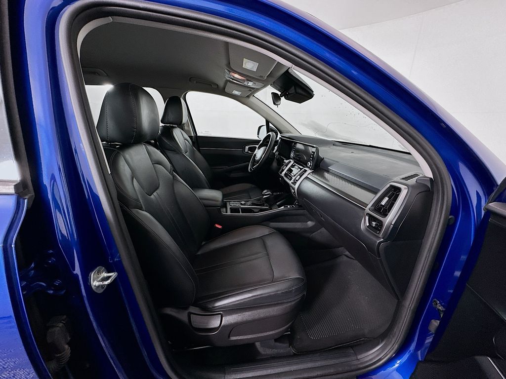 Thumbnail: 2022 Kia Sorento - 30