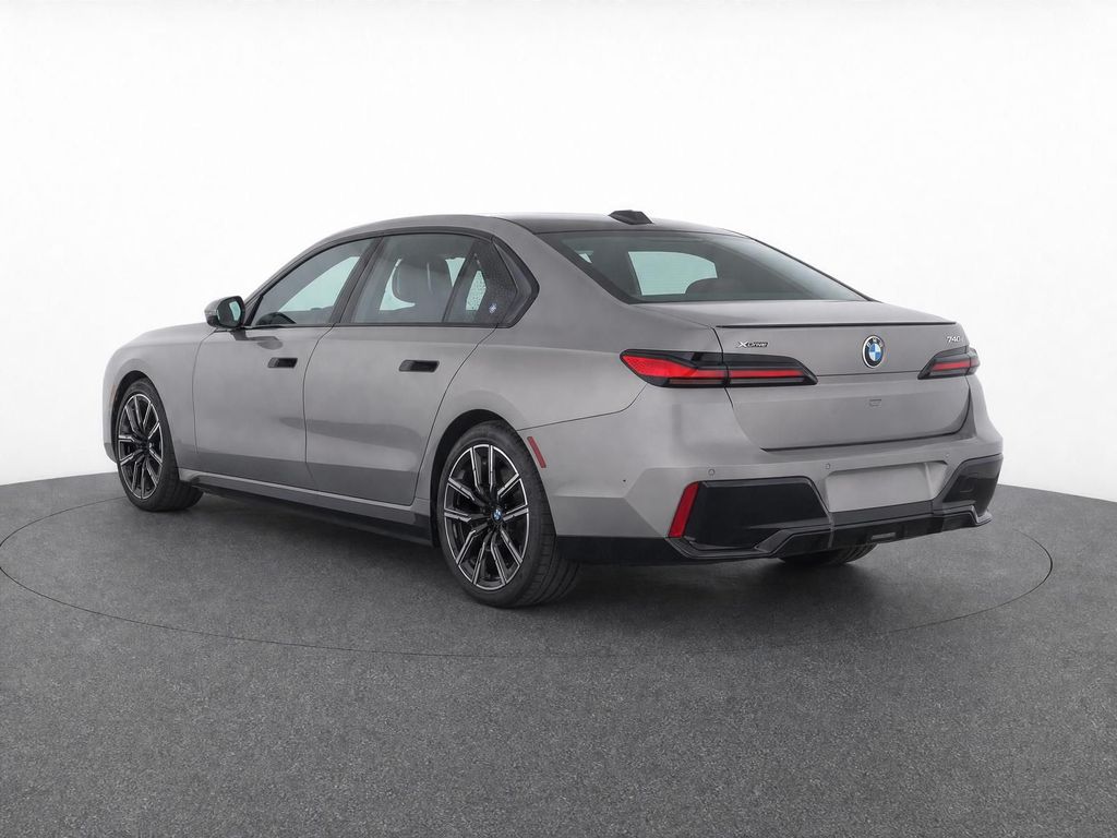 Thumbnail: 2026 BMW 7 Series - 32