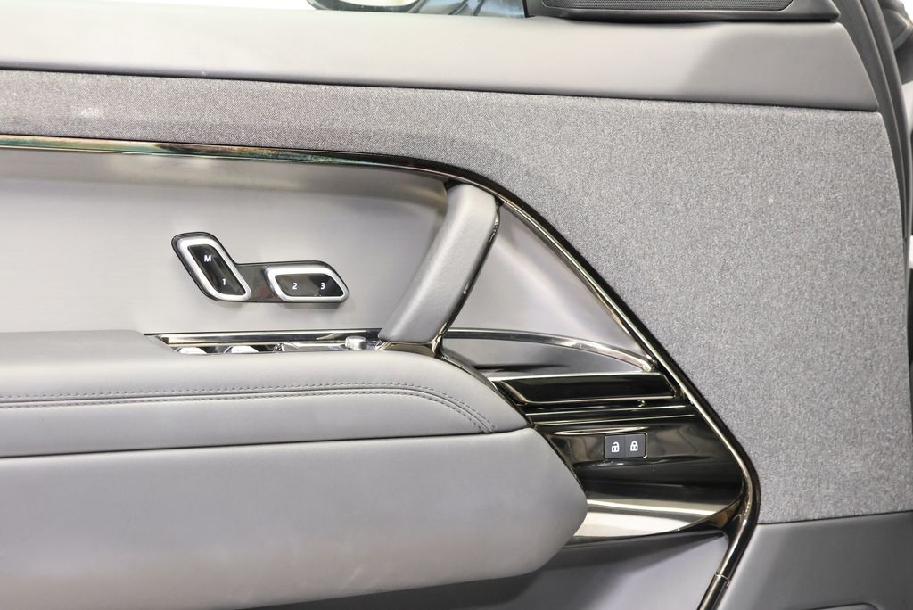 Thumbnail: 2023 Land Rover Range Rover Sport - 26