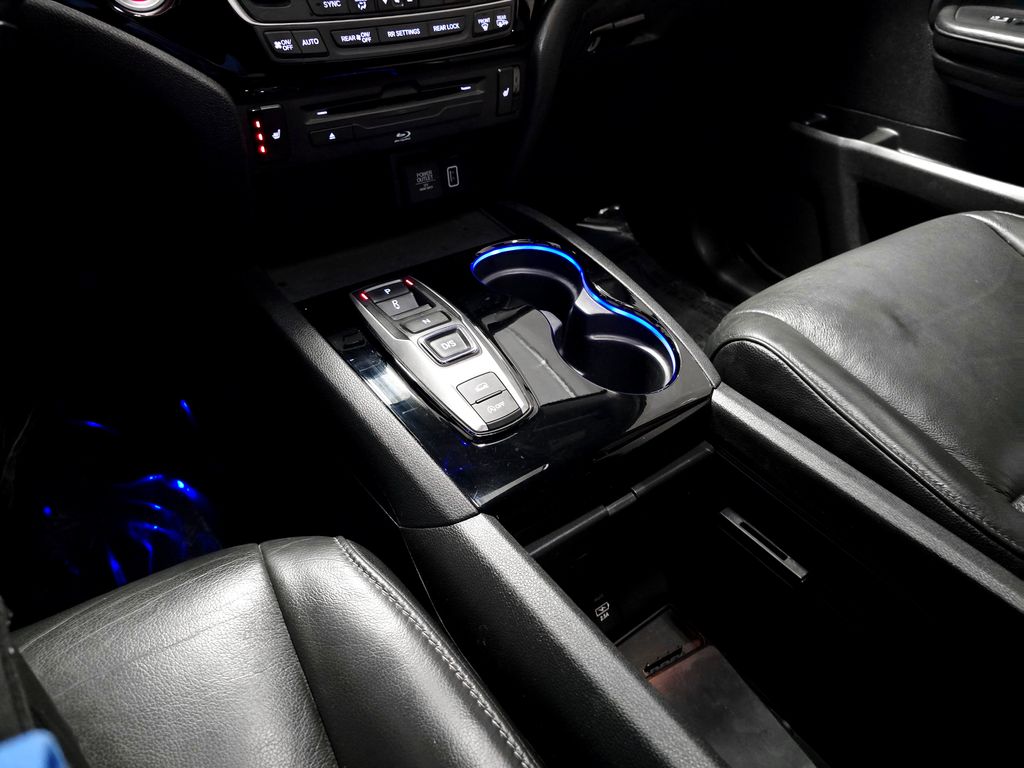 2020 Honda Pilot Touring photo 29