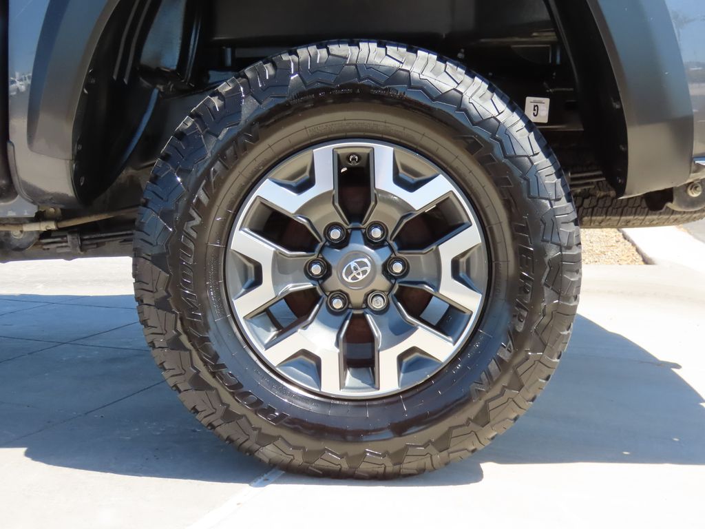 2018 Toyota Tacoma Limited 30