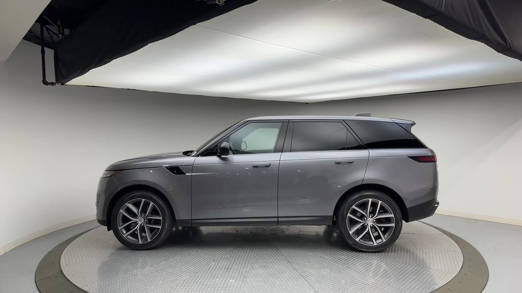 Thumbnail: 2023 Land Rover Range Rover Sport - 5