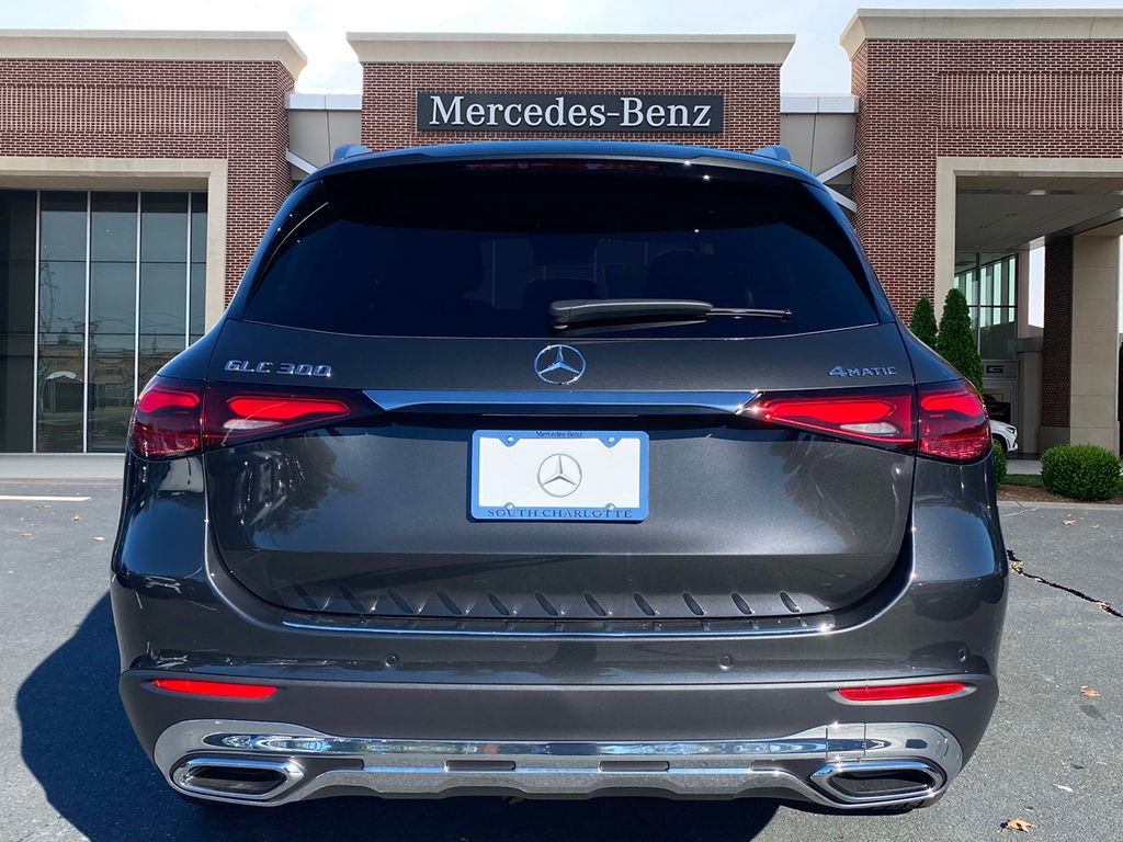 2025 Mercedes-Benz GLC 300 6