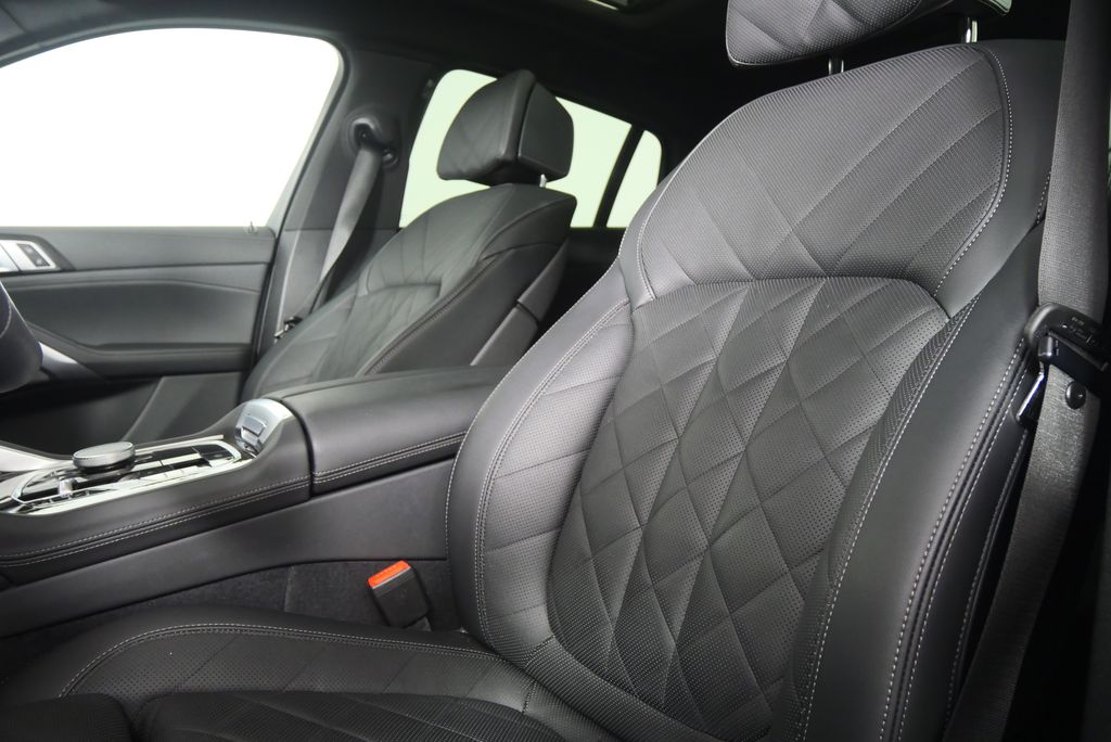 Thumbnail: 2025 BMW X6 - 11