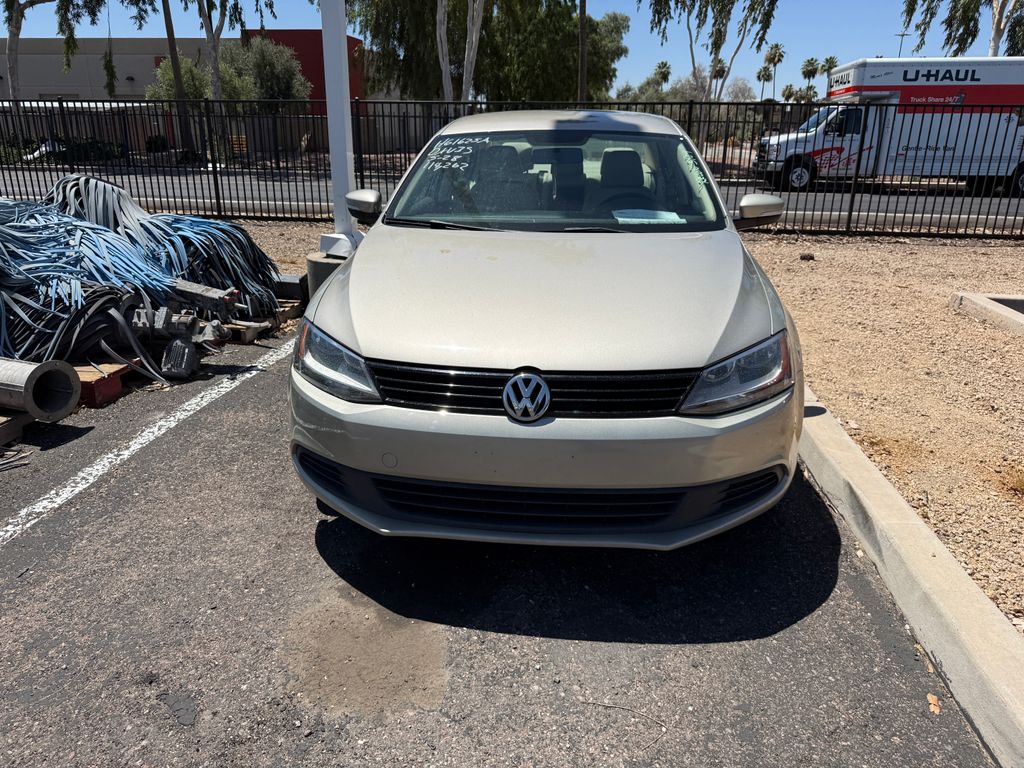 Thumbnail: 2014 Volkswagen Jetta - 2