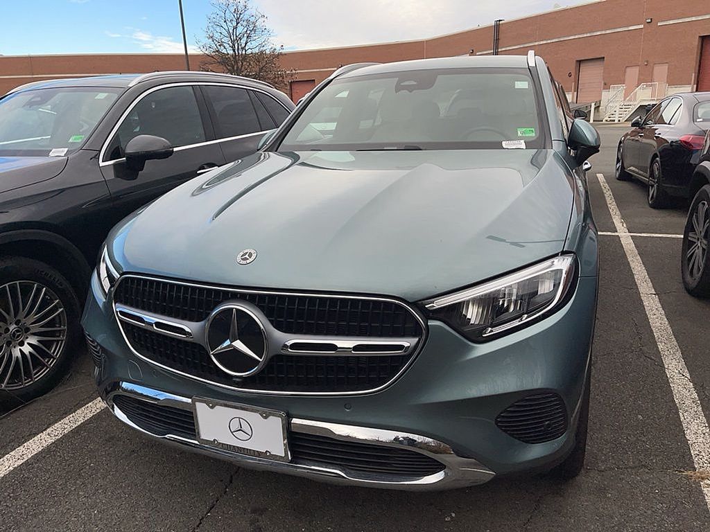 Thumbnail: 2025 Mercedes-Benz GLC - 2