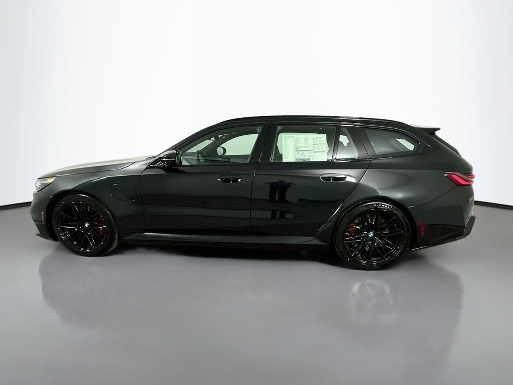 Thumbnail: 2027 BMW M5 - 8