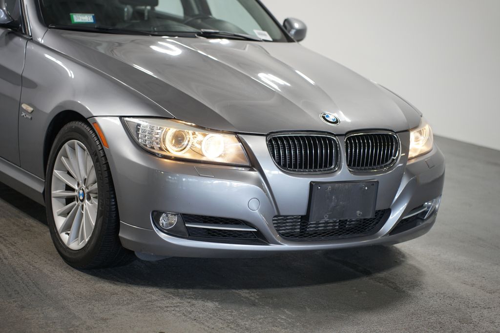 Thumbnail: 2011 BMW 3 Series - 4