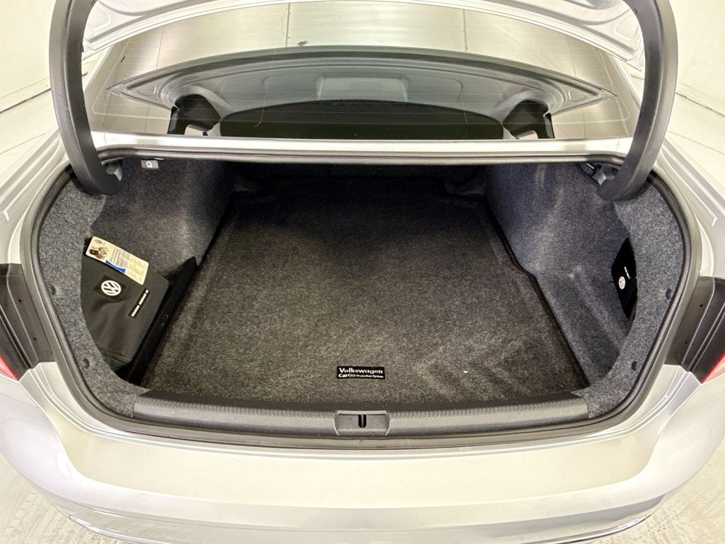 Thumbnail: 2015 Volkswagen Passat - 27