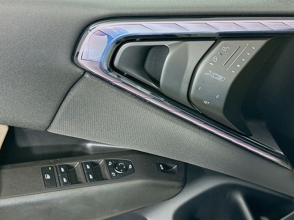 Thumbnail: 2025 BMW X3 - 17