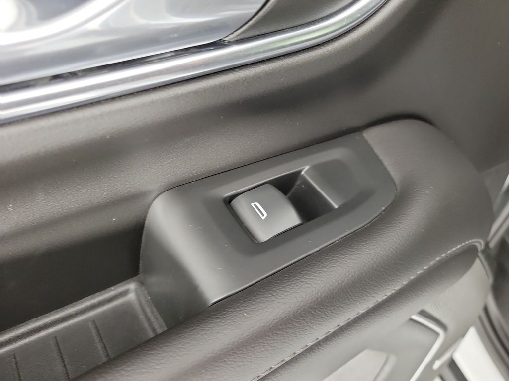 2023 Chevrolet Suburban Z71 - 11