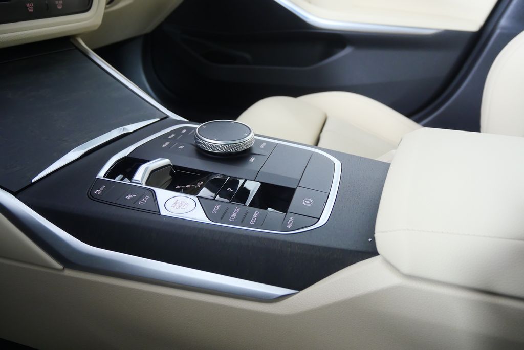 Thumbnail: 2023 BMW 3 Series - 27