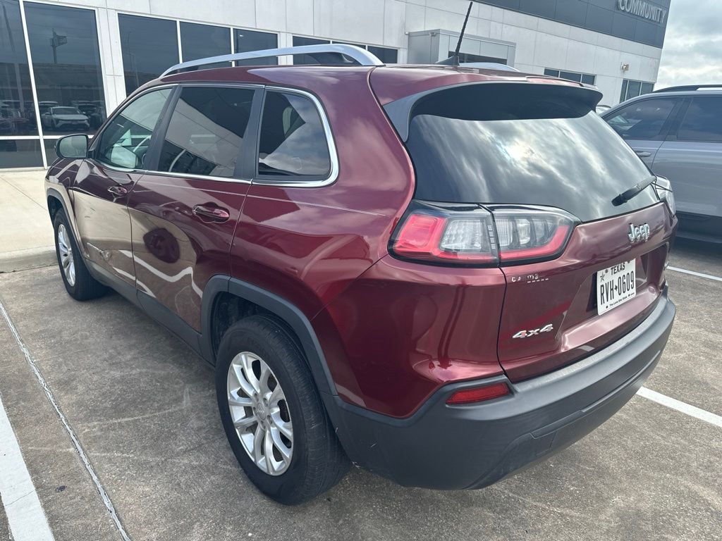 2019 Jeep Cherokee Latitude Red at Autostrade
