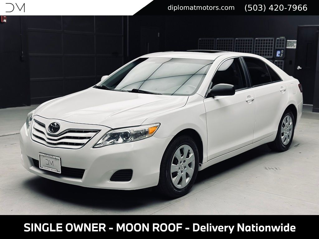 Super White 2011 Toyota Camry Sedan Front-Wheel Drive 6-Speed Automatic Overdrive