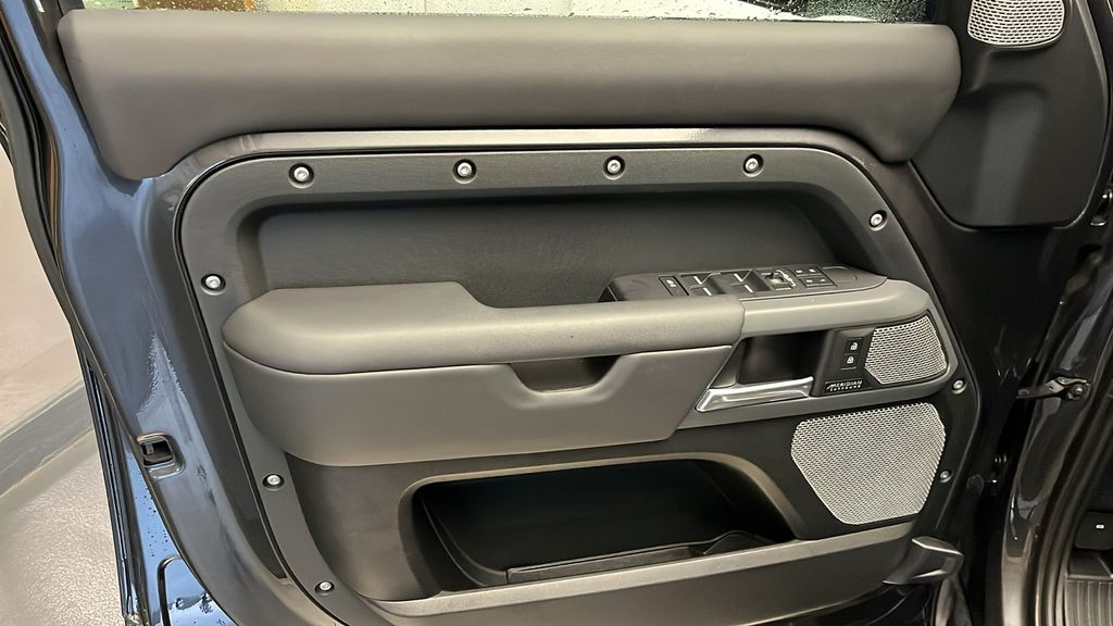2023 Land Rover Defender 130 11