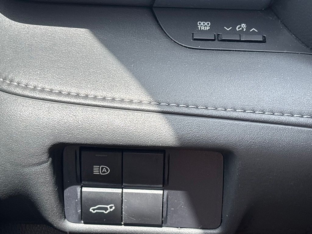 Used 2021 Toyota Highlander SUV