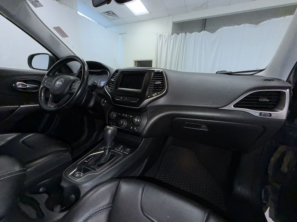 Used 2019 Jeep Cherokee SUV