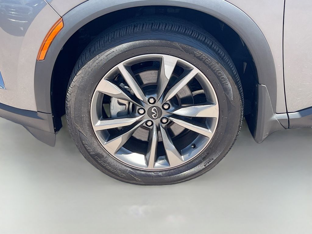 Used 2025 Gray INFINITI LUXE image 33