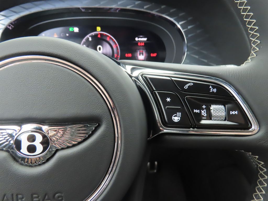 Thumbnail: 2025 Bentley Bentayga - 12