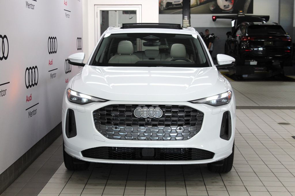 Thumbnail: 2025 Audi Q5 - 9