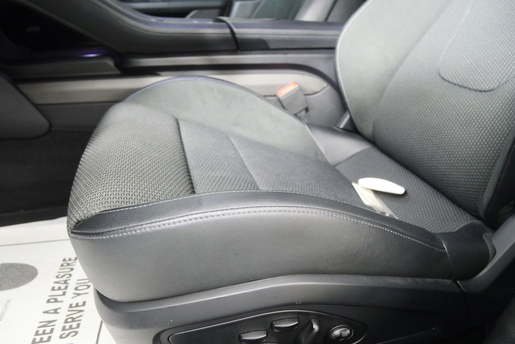 Thumbnail: 2021 Porsche Taycan - 13