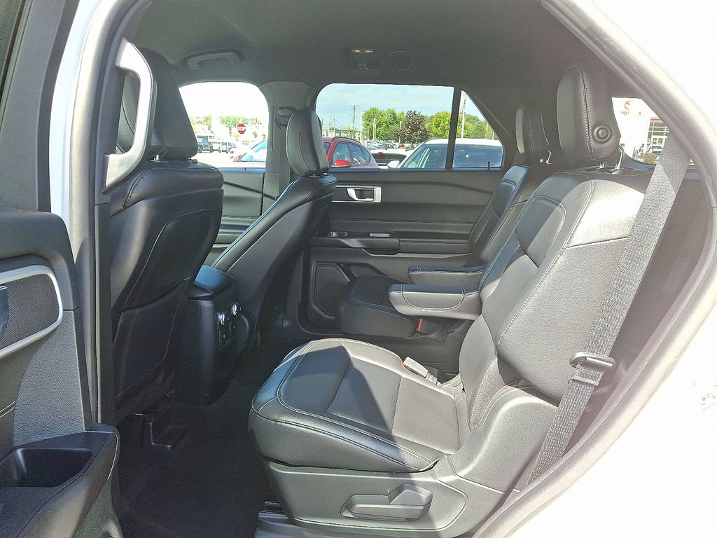 Thumbnail: 2020 Ford Explorer - 10