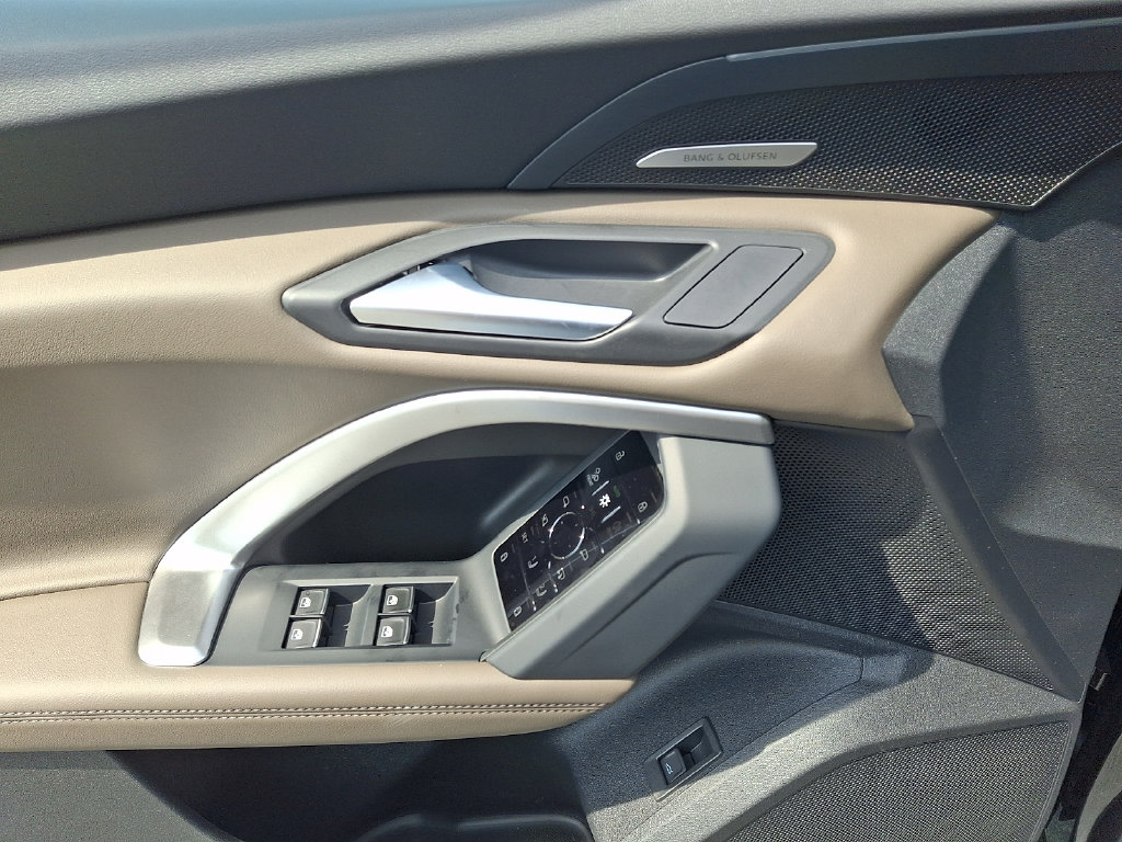 Thumbnail: 2026 Audi Q5 - 9