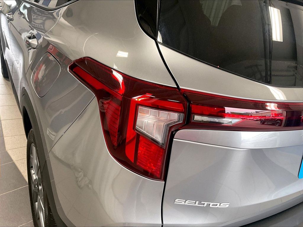 2025 Kia Seltos — photo 32