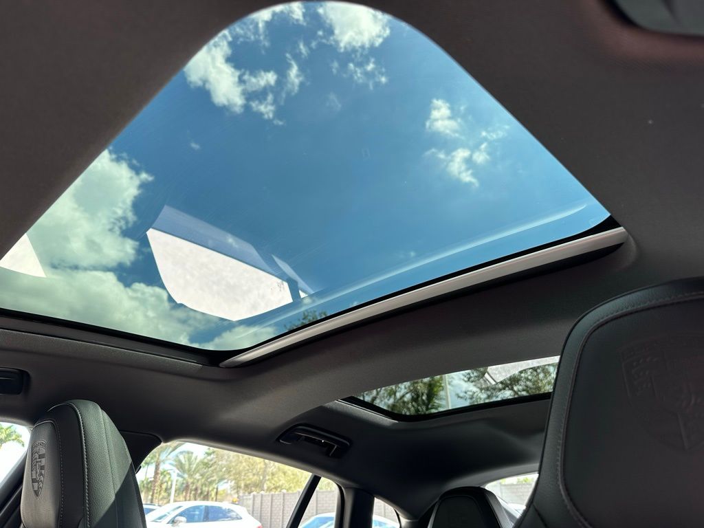 Thumbnail: 2025 Porsche Panamera - 24