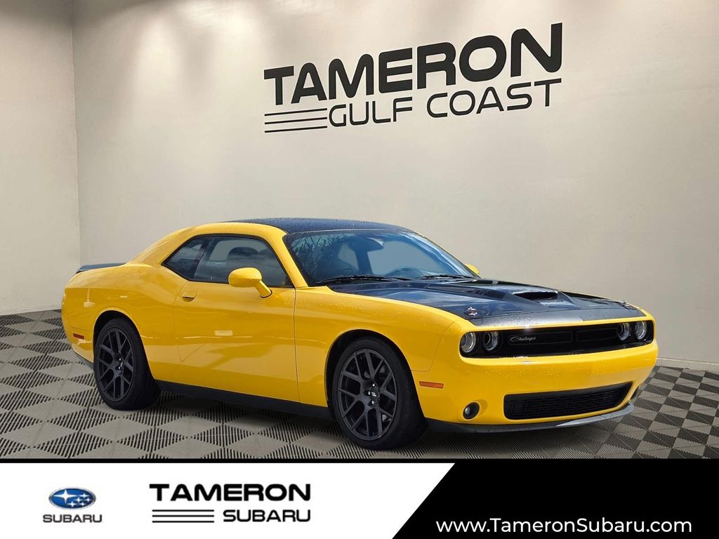 Yellow Jacket Clearcoat 2017 Dodge Challenger R/T RWD Coupe Rear-Wheel Drive 6-Speed Manual