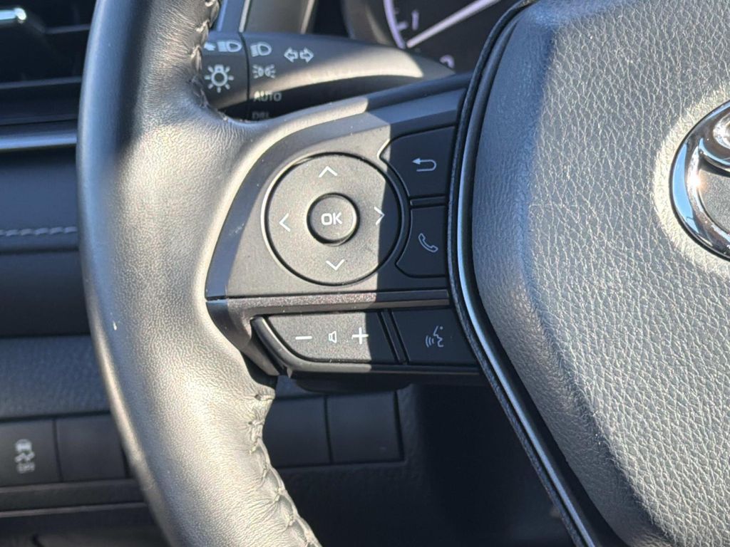Used 2022 Black Toyota SE image 18