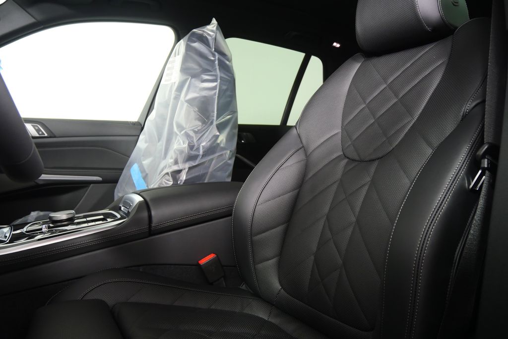 Thumbnail: 2026 BMW X5 - 11