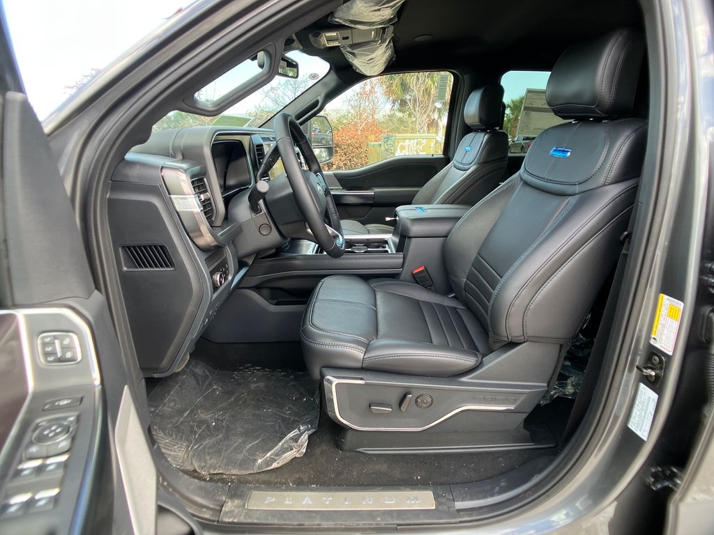 New 2026 Gray Ford Platinum image 30