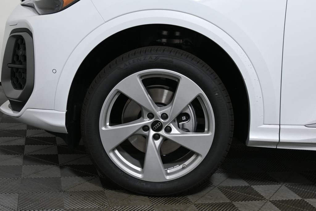 Thumbnail: 2025 Audi Q5 - 11