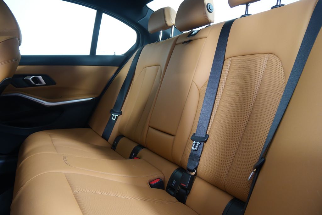 Thumbnail: 2025 BMW 3 Series - 16