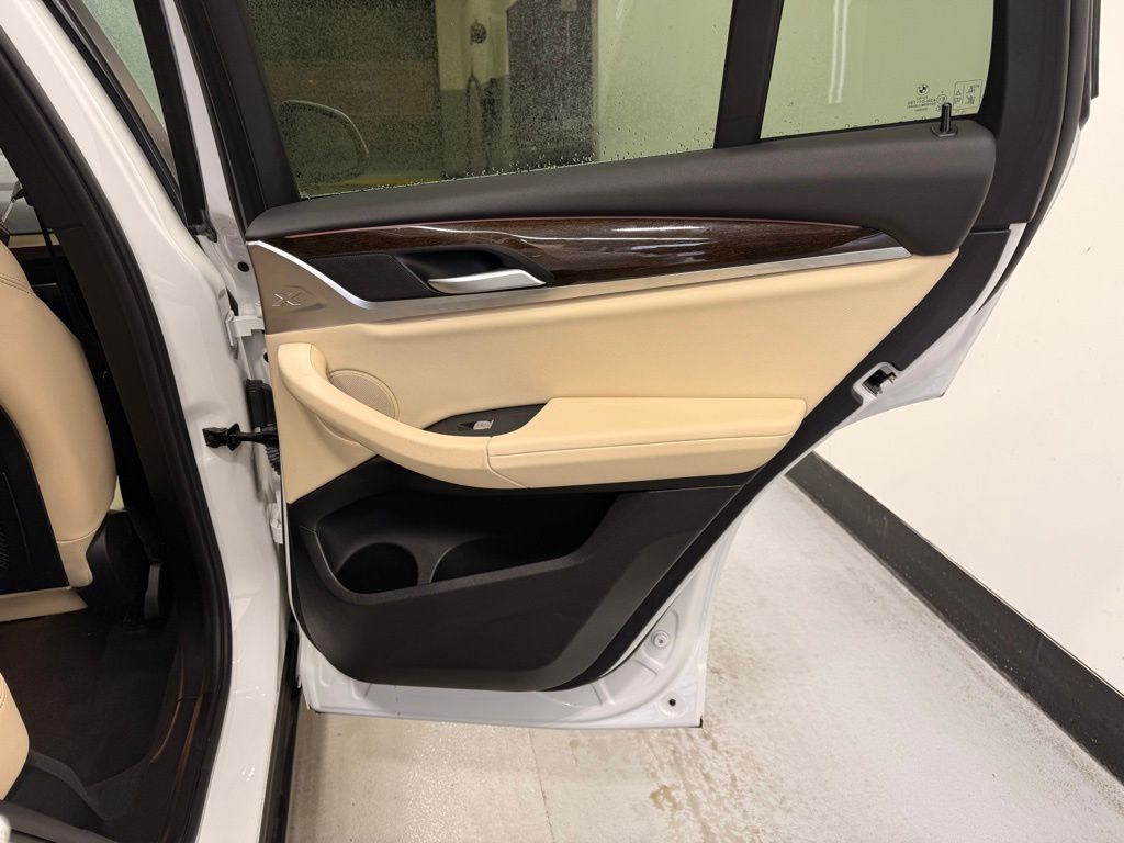 Thumbnail: 2023 BMW X4 - 25