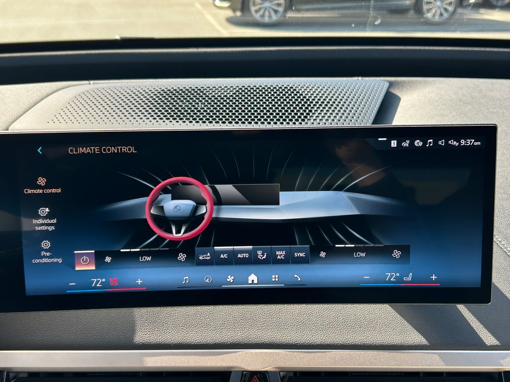 2025 BMW iX xDrive50 24