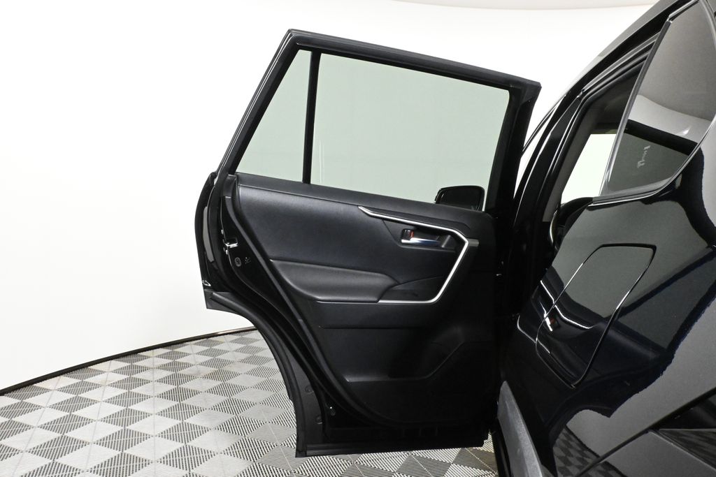 Thumbnail: 2022 Toyota RAV4 - 32