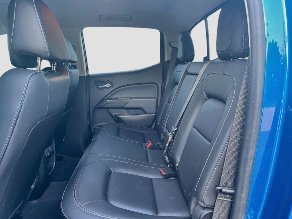 Used 2022 Blue Chevrolet Z71 image 24